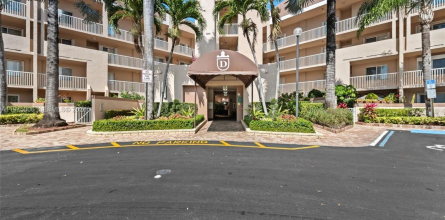Condo à Tamarac, Floride, 2 chambres  № 2038315