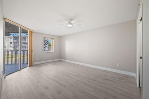Copropriété à vendre à Tamarac, Floride: 2 chambres, 139.35 m2 № 2038315 - photo 16