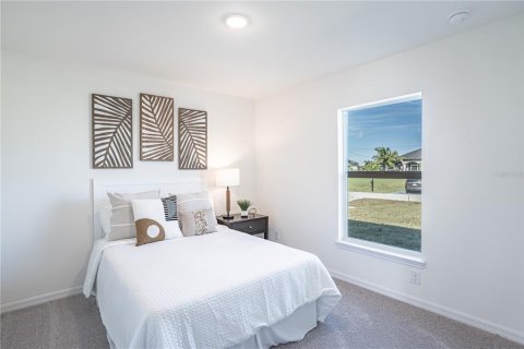 House in Port Charlotte, Florida 4 bedrooms, 132.48 sq.m. № 2148826 - photo 8