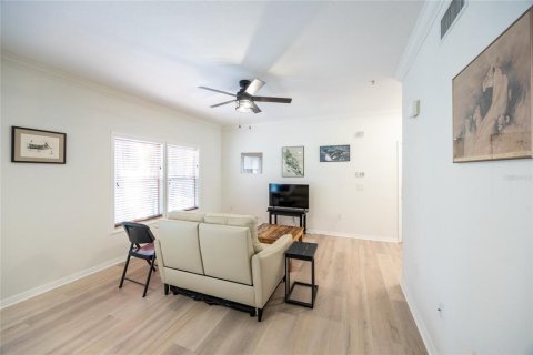 Condominio en venta en Gainesville, Florida, 2 dormitorios, 101.08 m2 № 1744728 - foto 6