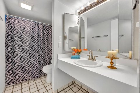 Купить кондоминиум в Хейнс-Сити, Флорида 4 комнаты, 121.61м2, № 1575006 - фото 19