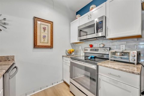 Купить кондоминиум в Хейнс-Сити, Флорида 4 комнаты, 121.61м2, № 1575006 - фото 9