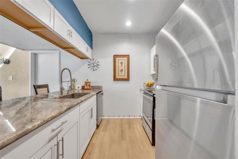 Купить кондоминиум в Хейнс-Сити, Флорида 4 комнаты, 121.61м2, № 1575006 - фото 10