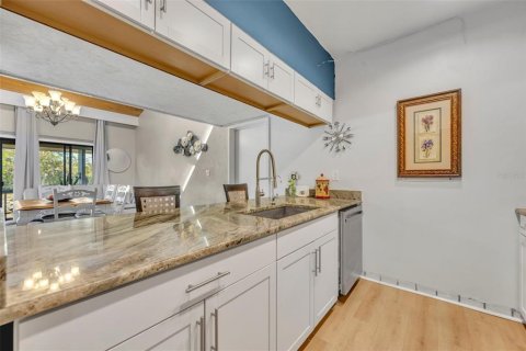 Купить кондоминиум в Хейнс-Сити, Флорида 4 комнаты, 121.61м2, № 1575006 - фото 7
