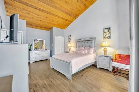 Купить кондоминиум в Хейнс-Сити, Флорида 4 комнаты, 121.61м2, № 1575006 - фото 20