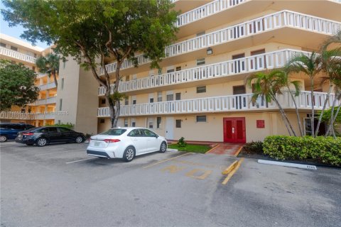 Condominio en venta en Aventura, Florida, 1 dormitorio, 72.46 m2 № 1863587 - foto 25