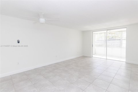 Condominio en venta en Aventura, Florida, 1 dormitorio, 72.46 m2 № 1863587 - foto 11