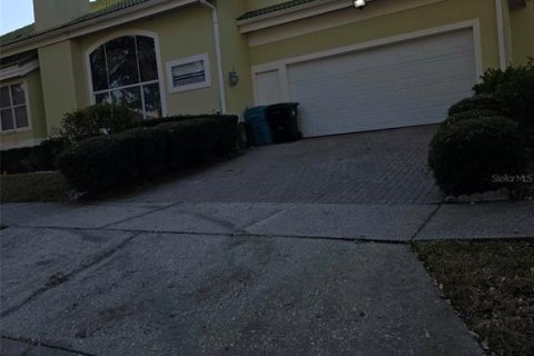 Villa ou maison à louer à Orlando, Floride: 4 chambres, 288.28 m2 № 2136618 - photo 2