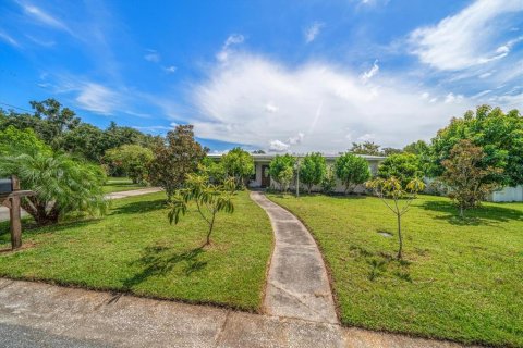 Casa en venta en Plant City, Florida, 3 dormitorios, 178.65 m2 № 1909697 - foto 1