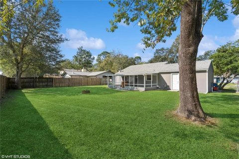 House in Gainesville, Florida 3 bedrooms, 139.82 sq.m. № 2233204 - photo 2