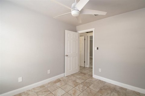 House in Gainesville, Florida 3 bedrooms, 139.82 sq.m. № 2233204 - photo 12