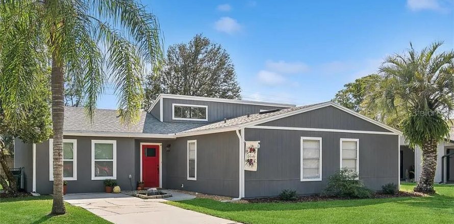 House in Gainesville, Florida 3 bedrooms, 139.82 sq.m. № 2233204