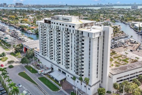 Immobilier commercial à North Miami, Floride № 2059744