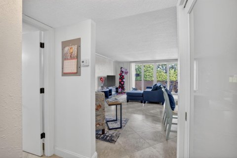 Condominio en venta en Pompano Beach, Florida, 1 dormitorio, 85.47 m2 № 2188016 - foto 8