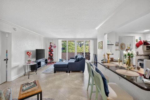 Condominio en venta en Pompano Beach, Florida, 1 dormitorio, 85.47 m2 № 2188016 - foto 10