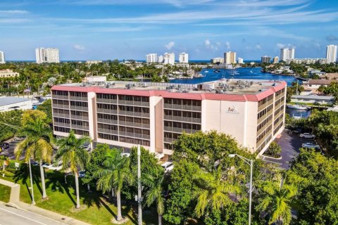Condominio en venta en Pompano Beach, Florida, 1 dormitorio, 85.47 m2 № 2188016 - foto 3