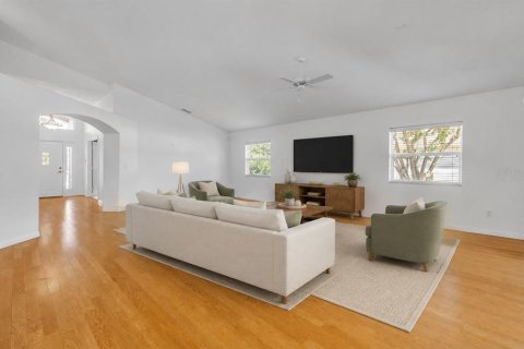 Villa ou maison à vendre à New Smyrna Beach, Floride: 3 chambres, 175.59 m2 № 2305109 - photo 3