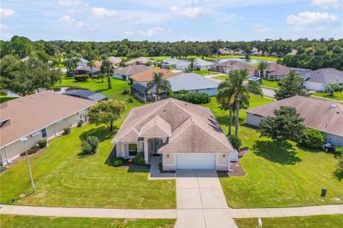 Villa ou maison à vendre à New Smyrna Beach, Floride: 3 chambres, 175.59 m2 № 2305109 - photo 11