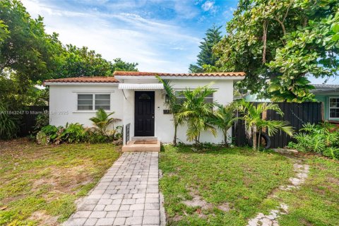 House in Hollywood, Florida 3 bedrooms, 112.78 sq.m. № 1839535 - photo 17