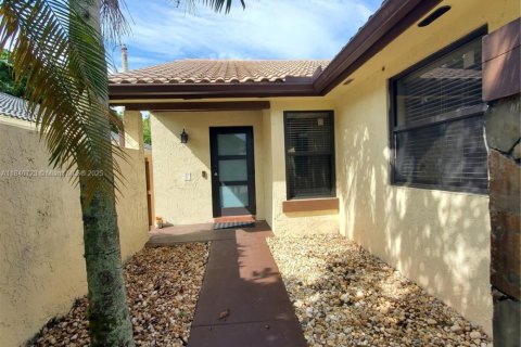 Villa ou maison à vendre à Weston, Floride: 3 chambres, 149.67 m2 № 1830305 - photo 6