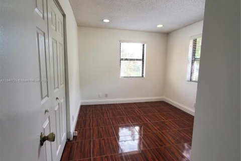 Villa ou maison à vendre à Weston, Floride: 3 chambres, 149.67 m2 № 1830305 - photo 9
