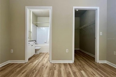 Снять в аренду кондоминиум в Орландо, Флорида 8 комнат, 99.96м2, № 1755603 - фото 12