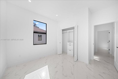 House in Lehigh Acres, Florida 4 bedrooms № 2047751 - photo 13