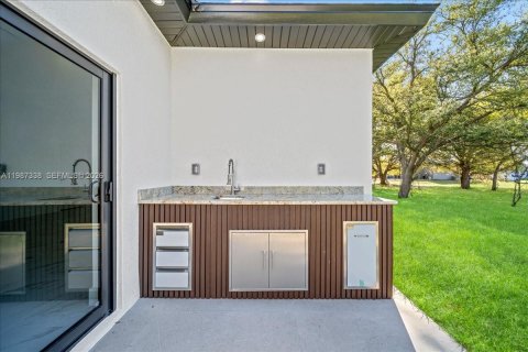 House in Lehigh Acres, Florida 4 bedrooms № 2047751 - photo 30