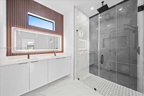 House in Lehigh Acres, Florida 4 bedrooms № 2047751 - photo 24