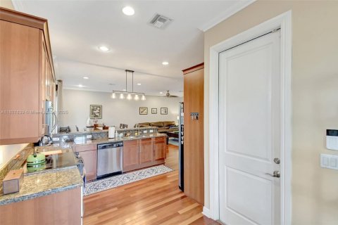 Townhouse in Fort Lauderdale, Florida 3 bedrooms, 167.6 sq.m. № 1800797 - photo 16