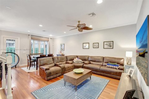 Townhouse in Fort Lauderdale, Florida 3 bedrooms, 167.6 sq.m. № 1800797 - photo 12