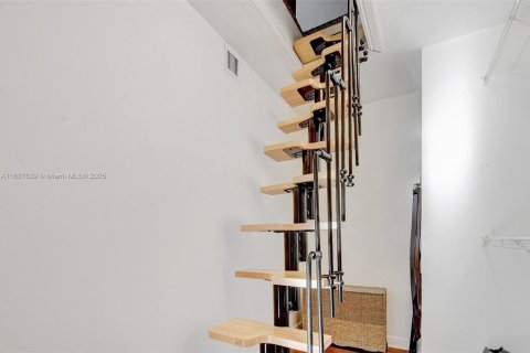 Townhouse in Fort Lauderdale, Florida 3 bedrooms, 167.6 sq.m. № 1800797 - photo 24
