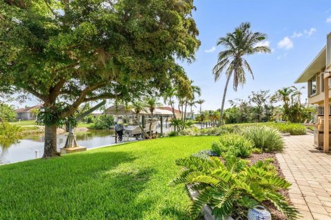House in Punta Gorda, Florida 2 bedrooms, 136.19 sq.m. № 1777330 - photo 29