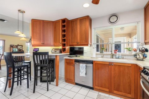 House in Punta Gorda, Florida 2 bedrooms, 136.19 sq.m. № 1777330 - photo 16