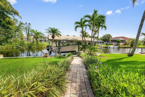 House in Punta Gorda, Florida 2 bedrooms, 136.19 sq.m. № 1777330 - photo 30