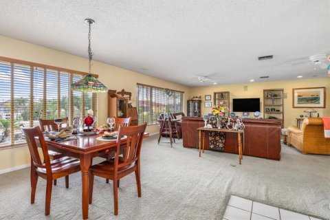 House in Punta Gorda, Florida 2 bedrooms, 136.19 sq.m. № 1777330 - photo 12