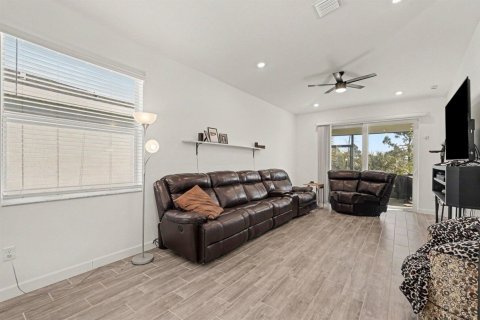 Villa ou maison à vendre à Palm Bay, Floride: 3 chambres, 134.8 m2 № 2439288 - photo 21