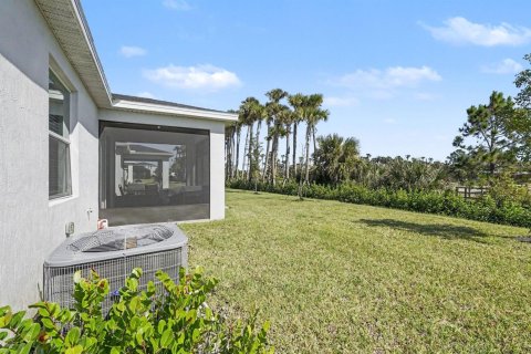 Villa ou maison à vendre à Palm Bay, Floride: 3 chambres, 134.8 m2 № 2439288 - photo 13