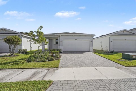 Villa ou maison à vendre à Palm Bay, Floride: 3 chambres, 134.8 m2 № 2439288 - photo 18