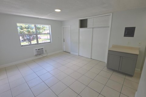 Appartement à louer à Miramar, Floride: 3 pièces, 55.74 m2 № 2274011 - photo 3