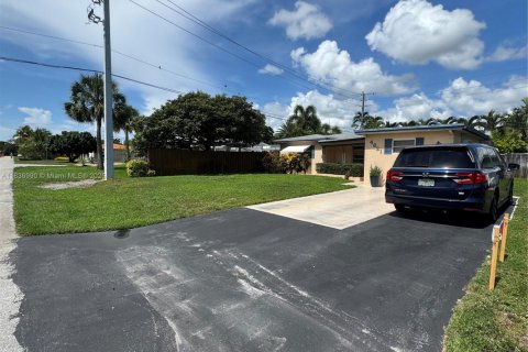 Villa ou maison à vendre à Oakland Park, Floride: 3 chambres, 160.72 m2 № 1821655 - photo 2