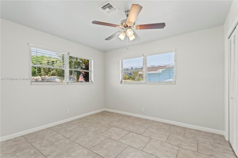 Casa en venta en Lake Worth, Florida, 3 dormitorios, 147.71 m2 № 1738600 - foto 4