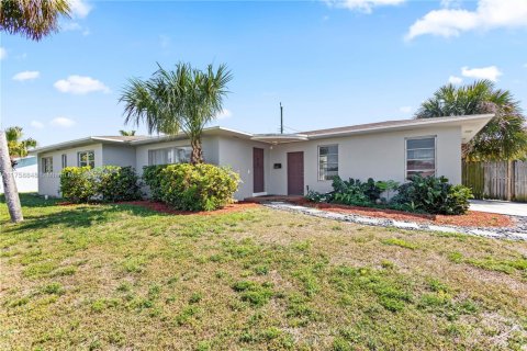 Casa en venta en Lake Worth, Florida, 3 dormitorios, 147.71 m2 № 1738600 - foto 1