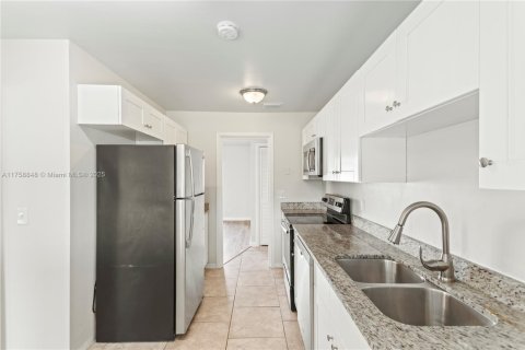 Casa en venta en Lake Worth, Florida, 3 dormitorios, 147.71 m2 № 1738600 - foto 10
