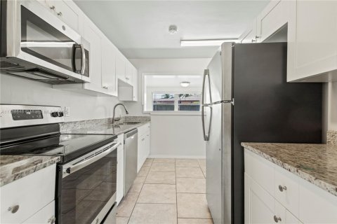 Casa en venta en Lake Worth, Florida, 3 dormitorios, 147.71 m2 № 1738600 - foto 9