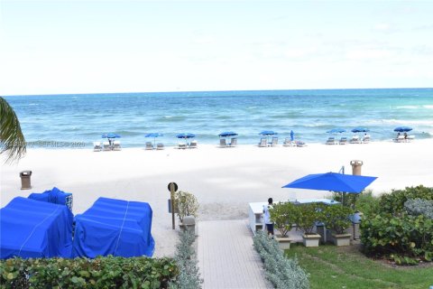 Condominio en venta en Sunny Isles Beach, Florida, 3 dormitorios, 194.17 m2 № 1930162 - foto 6