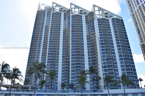 Condominio en venta en Sunny Isles Beach, Florida, 3 dormitorios, 194.17 m2 № 1930162 - foto 8