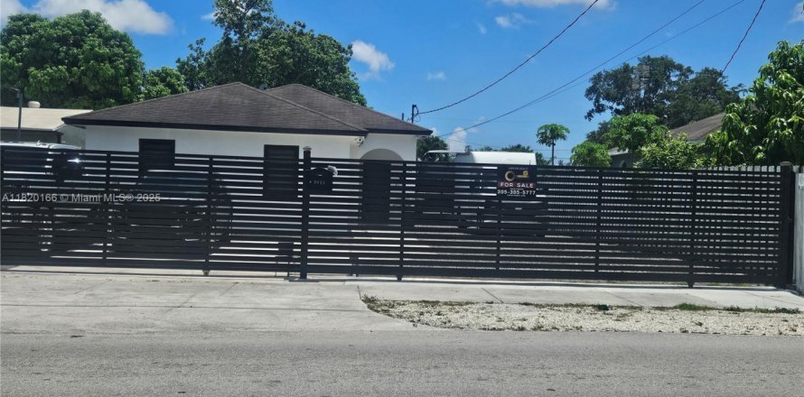 Casa en Miami, Florida 3 dormitorios, 132.57 m2 № 1779529