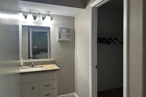 Townhouse in Wesley Chapel, Florida 3 bedrooms, 156.82 sq.m. № 1527262 - photo 15