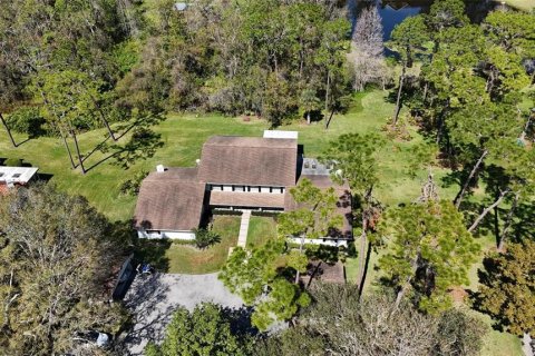 Townhouse in Wesley Chapel, Florida 3 bedrooms, 156.82 sq.m. № 1527262 - photo 17